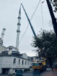 Bahçelievler'de Bulunan Bir Caminin Minareleri Tedbir Amaçli Kisaltiliyor