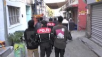 İzmir'de Kalkan Operasyonu! 309 düzensiz göçmen yakalandı