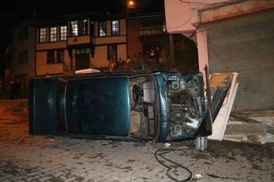 Kastamonu'da Kontrolden Çikan Otomobil Takla Atti Açiklamasi 2 Kisi Yaralandi