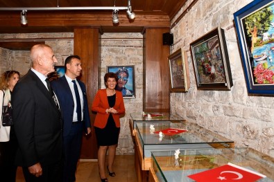 Atatürk Rölyefleri Ibramaki Sanat Galerisi'nde