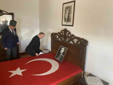 Avcilar'da Atatürk'ün Ölüm Yil Dönümünde 'Zaman Kapsülü' Projesi
