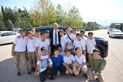Baskan Kadir Kara, Ögrencileri Yerli Ve Milli Otomobil Togg Ile Gezdirdi
