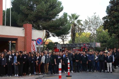 Efeler Gazi Mustafa Kemal Atatürk'ü Andi