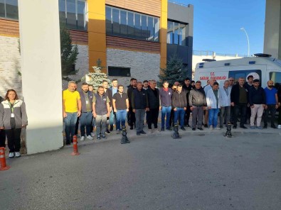 Nigde'de Saglik Çalisanlari Gazi Mustafa Kemal Atatürk'ü Saygi Ile Andi