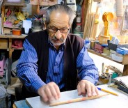 Babasindan Devraldigi Çikrikçiligi Ogluna Birakacak