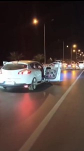 Diskoya Çevirdigi Araciyla Kapilari Açik Seyretti, O Anlari Pahaliya Patladi