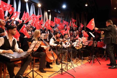 Nazilli'de Ata'ya Saygi Konseri Düzenlendi