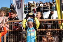 Süpermoto Yarislarinda Birincilik Zayn'in