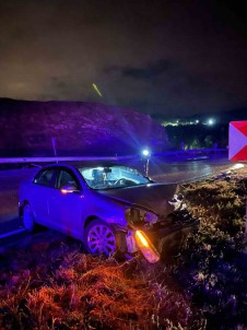 Bariyere Çarpip Hurdaya Dönen Otomobilde 5 Kisi Yaralandi