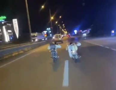 Motosikletle Ölümüne Yaris Tuttular