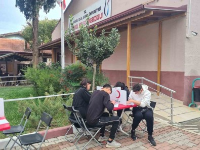 Üniversite Ögrencilerinden 45 Ünite Kan Bagisi
