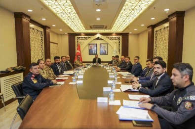 Vali Ali Çelik Açiklamasi 'Hakkari'de Asayis Olaylari Azaldi'