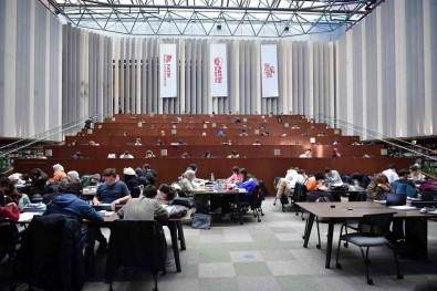 Fatih Kütüphaneleri'nde Rekor Üye Açiklamasi 250 Bine Ulasti