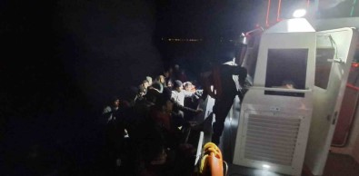 Yunan Unsurlarinca Ölüme Terk Edilen 49 Kaçak Göçmen Kurtarildi