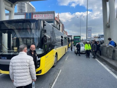 Avcılar'da İETT otobüsü ve ambulans zincirleme kazaya karıştı: 2 yaralı