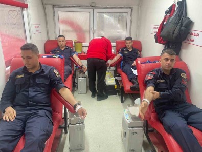 Alasehir Jandarmadan Örnek Davranis