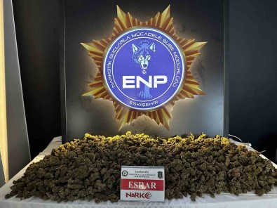 Eskisehir'de 5 Kilo 325 Gram Esrar Ele Geçirildi