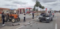 Otomobil Ile Traktör Çarpisti Açiklamasi 1 Ölü, 1 Yarali