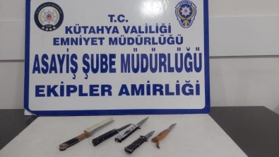 Kütahya'da Yaya Devriye Ekipleri 114 Sahis Ve 15 Araci Sorguladi