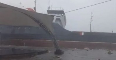 Zonguldak'ta gemi karaya oturdu! Mürettebat tahliye ediliyor!
