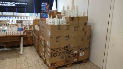 Ankara'da Ele Geçirilen 4 Milyon 250 Bin Lira Degerindeki Kaçak Kozmetik Ürünleri Emniyette Sergilendi