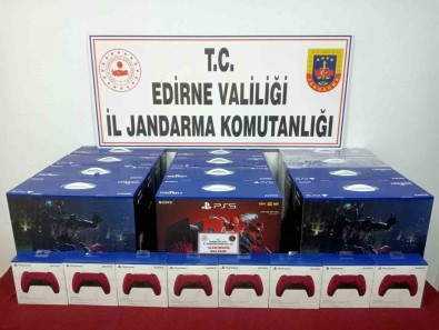 Edirne'de 400 Bin Liralik Kaçak Playstation Oyunu Ve Oyun Konsolu Yakalandi