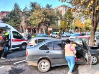 Zincirleme Kazada Biri Bebek 3 Kisi Yaralandi