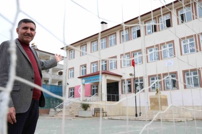 Arama Motorunda Gördü Açiklamasi Belediye Baskani Okula 'Messi' Isminin Verilmesi Için Harekete Geçti