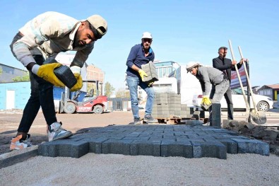 Aslanbey Mahallesi'nde Kaldirim Çalismasi