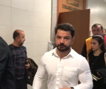 Futbol Dünyasini Dolandirdigi Iddia Edilen Banka Müdürü Hakim Karsisinda