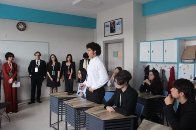 Gökkusagi Koleji Ögrencilerinden CAFMUN Basarisi