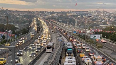 Istanbul'da Okullarin Yeniden Açilmasiyla Sabah Trafik Yogunlugu Olustu
