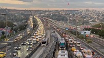 Istanbul'da Okullarin Yeniden Açilmasiyla Sabah Trafik Yogunlugu Olustu