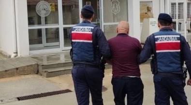 Jandarma Ekipleri 52 Aranan Sahsi Kiskivrak Yakaladi