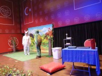 Beyoglu'nda Ögrenciler Tatil Tiyatrosu Ile Doyasiya Eglendi