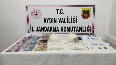 Didim'de Otomobile Zulalanmis 3,5 Kilo Uyusturucu Yakalandi