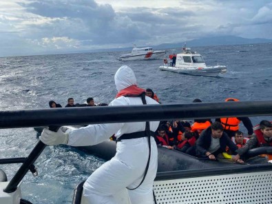 Ayvalik'ta Türk Karasularina Geri Itilen 45 Düzensiz Göçmen Kurtarildi