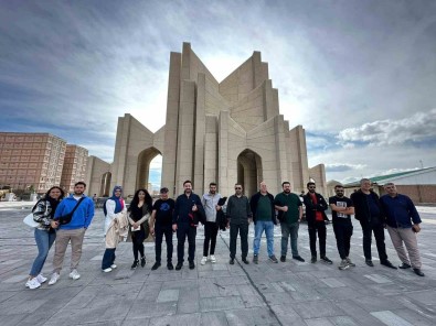 Yüksekovalilar Tebriz'in Tarihi Mekanlarini Gezdi