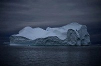 En az İstanbul kadar büyük: Dünya'nın en büyük buz dağı 35 yıl sonra hareket etti