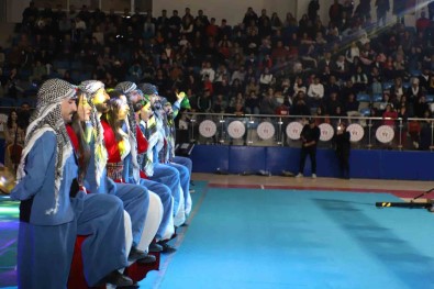 Hakkari Belediyesi Sanat Toplulugundan Muhtesem Gösteri