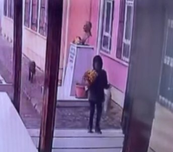 Minik Ögrenci Atatürk'ün Ögretmenler Günü'nü Böyle Kutladi