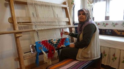 Sanatinin Son Temsilcilerinden, 500 Yillik Gelenegi Yasatmaya Çalisiyor