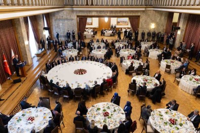 TBMM Baskani Kurtulmus Ögretmenlerle Bir Araya Geldi