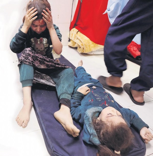 Kan emici Siyonist! Gazze'de sivillerin yaşadığı binalar hedef alındı, 300 nokta vuruldu