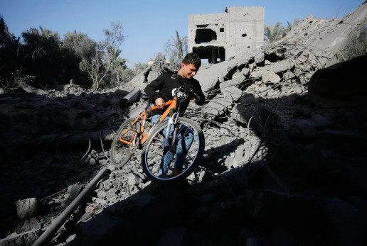 Katil İsrail ordusundan kaçan kaçana! Tehditle tutuyorlar: Size en ağır cezayı veririz!