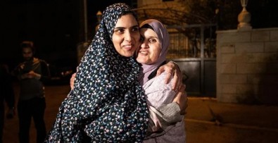 43 yıl sonra serbest kalan Filistinli kadın İsrail zulmünü anlattı: Baskı, azap, aşağılama... Haberi
