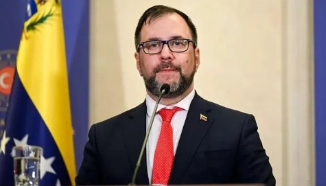 Katil Netanyahu'ya oğlu üzerinden sert sözler: Babası etnik temizlik oğlu tatil yapıyor