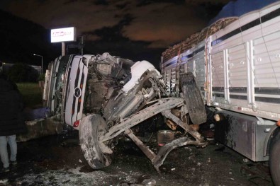 D-650'De Tekeri Patlayan Tir Karsi Seride Geçti Açiklamasi Faciadan Dönüldü