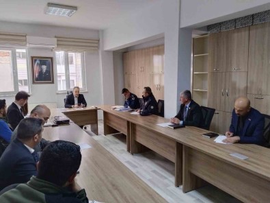 Aslanapa'da Kisla Mücadele Ve Trafik Tedbirleri Masaya Yatirildi