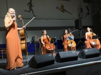 Gelibolu'da Cello Paradiso Grubu Performansiyla Büyüledi